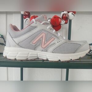 Womens 8.5 New Balance 460 Techride Sneakers